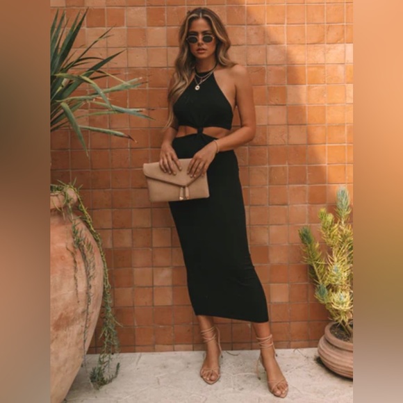 NWT! VICI COLLECTION- COASTLINE CUTOUT HALTER KNIT MIDI DRESS - Picture 2 of 16